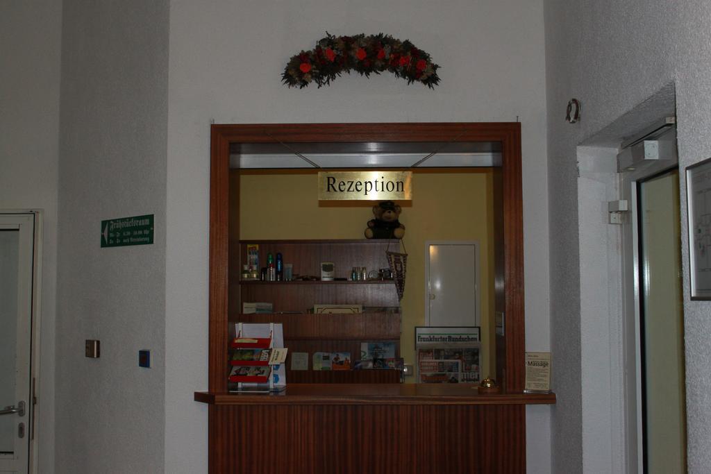 Gasthaus & Hotel Gruenhof Frankfurt  Extérieur photo